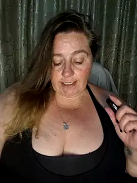 Snapshot of Iceprincess2bad4u chatting on January 2025 06:14:01 PM Iceprincess2bad4u online show from January 2025 06:14:01 PM