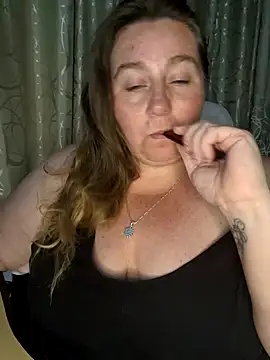 Snapshot of Iceprincess2bad4u chatting on February 2025 06:10:01 PM Iceprincess2bad4u online show from February 2025 06:10:01 PM