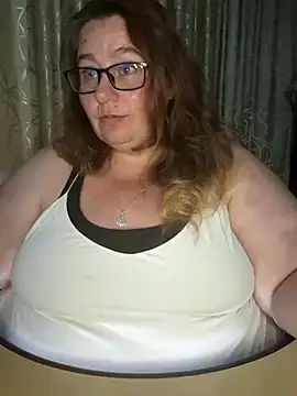 Snapshot of Iceprincess2bad4u chatting on February 2025 06:07:01 PM Iceprincess2bad4u online show from February 2025 06:07:01 PM