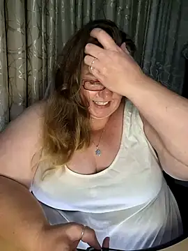 Snapshot of Iceprincess2bad4u chatting on February 2025 06:35:02 PM Iceprincess2bad4u online show from February 2025 06:35:02 PM