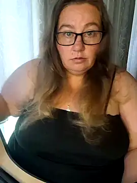 Snapshot of Iceprincess2bad4u chatting on March 2025 07:42:02 AM Iceprincess2bad4u online show from March 2025 07:42:02 AM