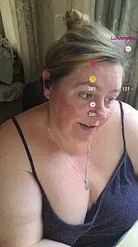 Snapshot of Iceprincess2bad4u chatting on September 2025 06:12:02 AM Iceprincess2bad4u online show from September 2025 06:12:02 AM