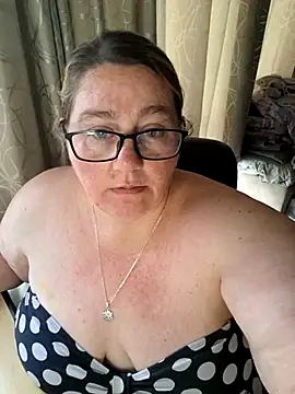 Snapshot of Iceprincess2bad4u chatting on September 2025 07:01:01 AM Iceprincess2bad4u online show from September 2025 07:01:01 AM