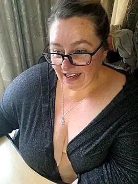 Snapshot of Iceprincess2bad4u chatting on November 2025 06:15:02 AM Iceprincess2bad4u online show from November 2025 06:15:02 AM