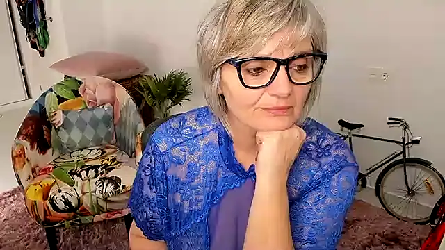 Snapshot of Milf-Ella chatting on January 2025 11:35:01 AM Milf-Ella online show from January 2025 11:35:01 AM