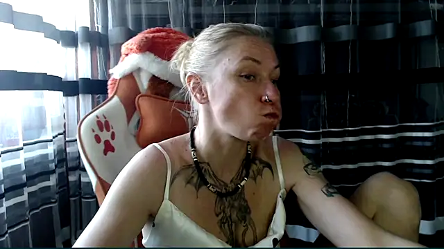 cold lollipop online show from April 2026 06:20:02 AM