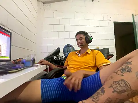 Max TheHorseDick online show from October 2025 12:11:01 AM