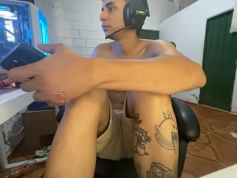 Max TheHorseDick online show from April 2026 03:54:01 PM