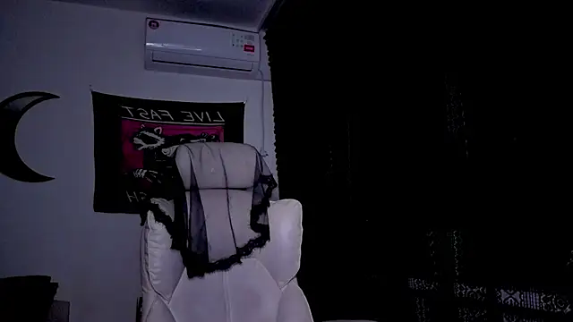 Ivon Diaz online show from April 2026 11:10:01 PM