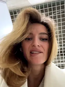 -AngelAri- online show from October 2025 06:09:01 PM