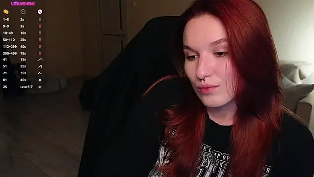 Snapshot of Val_lava chatting on October 2025 07:22:02 PM Val lava online show from October 2025 07:22:02 PM