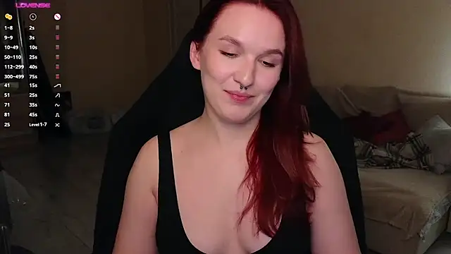 Snapshot of Val_lava chatting on October 2025 07:47:02 PM Val lava online show from October 2025 07:47:02 PM