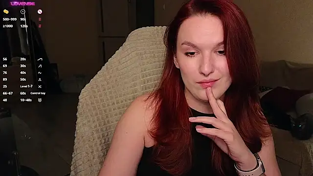 Snapshot of Val_lava chatting on November 2025 08:08:01 PM Val lava online show from November 2025 08:08:01 PM