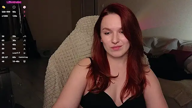 Snapshot of Val_lava chatting on November 2025 08:09:02 PM Val lava online show from November 2025 08:09:02 PM