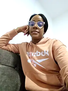 Maya Lewis online show from October 2025 05:39:01 AM