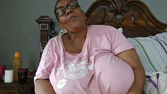 SEXYBOOBSNASS online show from November 2025 06:03:01 AM