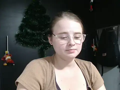 Snapshot of HellenMiyer1111 chatting on December 2024 10:02:02 PM HellenMiyer1111 online show from December 2024 10:02:02 PM