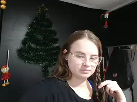 Snapshot of HellenMiyer1111 chatting on December 2024 07:16:02 PM HellenMiyer1111 online show from December 2024 07:16:02 PM
