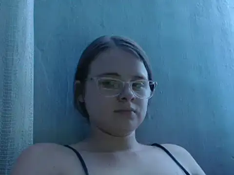 Snapshot of HellenMiyer1111 chatting on January 2025 02:20:01 AM HellenMiyer1111 online show from January 2025 02:20:01 AM