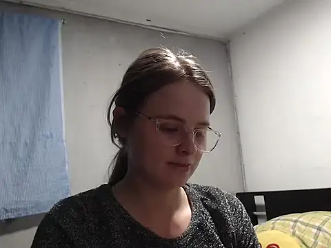 Snapshot of HellenMiyer1111 chatting on February 2025 11:34:01 PM HellenMiyer1111 online show from February 2025 11:34:01 PM