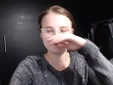 Snapshot of HellenMiyer1111 chatting on February 2025 01:45:02 AM HellenMiyer1111 online show from February 2025 01:45:02 AM