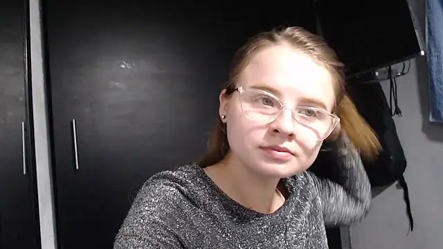 Snapshot of HellenMiyer1111 chatting on February 2025 12:04:01 AM HellenMiyer1111 online show from February 2025 12:04:01 AM