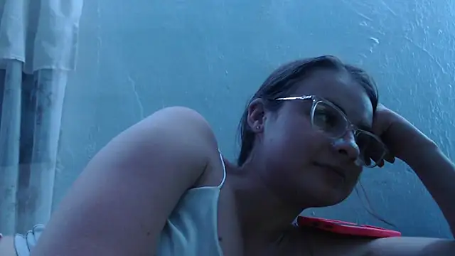 Snapshot of HellenMiyer1111 chatting on September 2025 04:01:01 AM HellenMiyer1111 online show from September 2025 04:01:01 AM