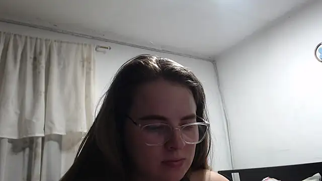 Snapshot of HellenMiyer1111 chatting on October 2025 05:03:01 PM HellenMiyer1111 online show from October 2025 05:03:01 PM