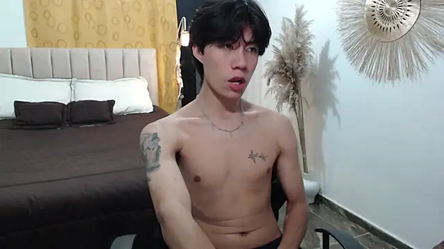 Elio-cam online show from October 2025 07:19:01 AM