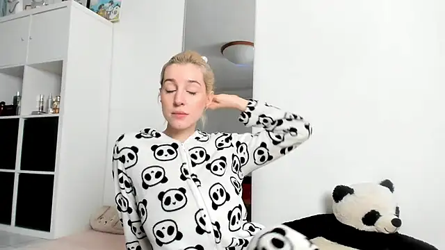 KenzieDawton online show from November 2025 04:44:02 AM