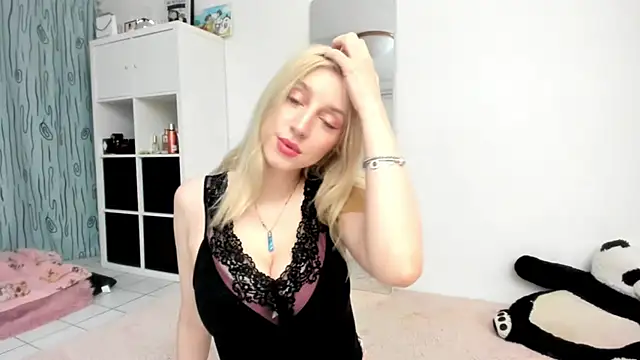 KenzieDawton online show from April 2026 04:32:01 PM