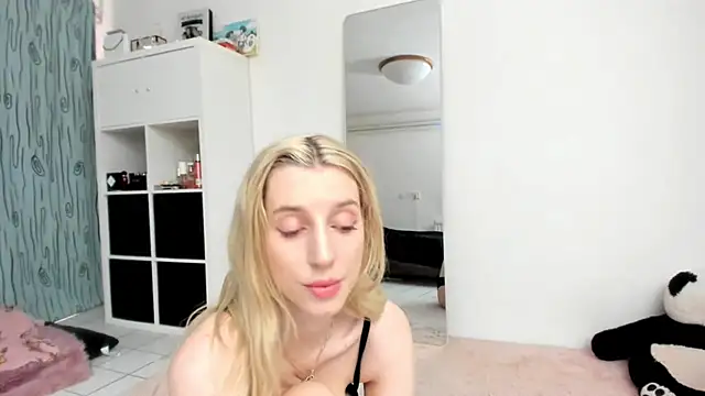KenzieDawton online show from July 2026 12:22:02 PM