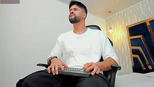 Petesevans online show from February 2025 11:23:02 PM