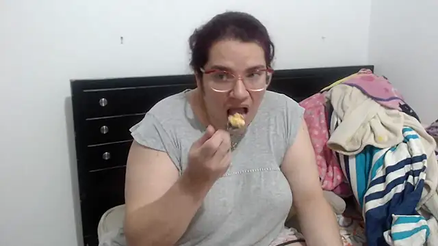 Snapshot of karlythoth@xh chatting on March 2025 02:56:02 PM karlythothxh online show from March 2025 02:56:02 PM