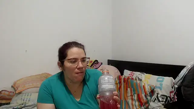 Snapshot of karlythoth@xh chatting on March 2025 04:18:02 PM karlythothxh online show from March 2025 04:18:02 PM