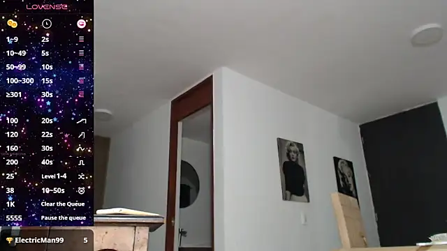 Snapshot of Ferotica_mistress chatting on December 2024 07:24:02 AM Ferotica mistress online show from December 2024 07:24:02 AM