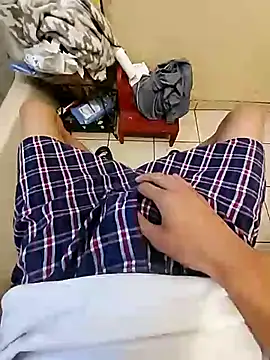 Bigstiffyuh online show from October 2025 10:15:01 PM