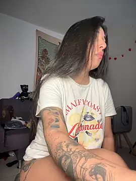 kiaraglam2 online show from November 2025 01:32:02 PM