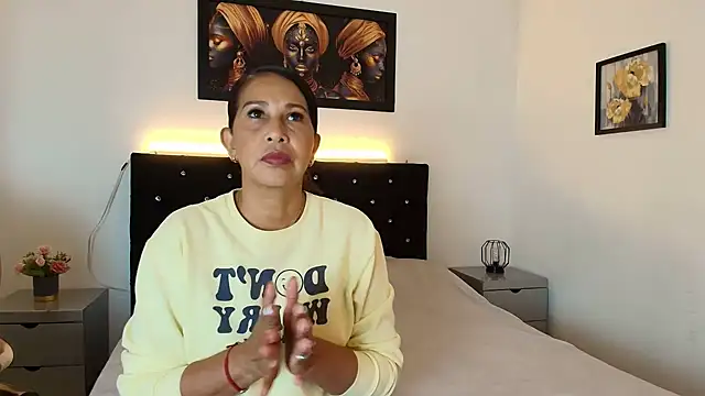 Shanon mature online show from June 2026 07:08:02 PM