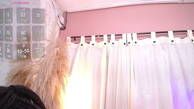 Snapshot of EmmySweett chatting on January 2025 12:48:02 AM EmmySweett online show from January 2025 12:48:02 AM