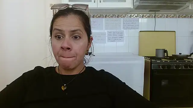 Snapshot of Sara_Brandon chatting on September 2025 08:10:01 PM Sara Brandon online show from September 2025 08:10:01 PM