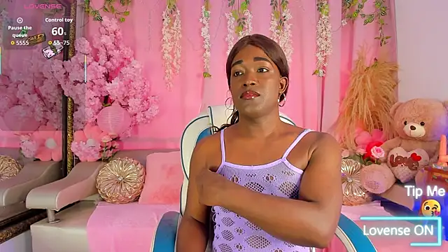 SammyGirlTS online show from November 2025 12:30:01 PM