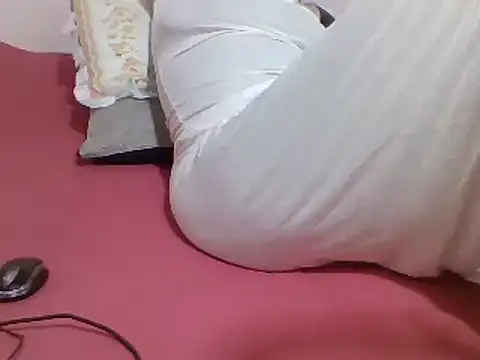 Snapshot of sweetelle09 chatting on March 2025 07:09:02 PM sweetelle09 online show from March 2025 07:09:02 PM