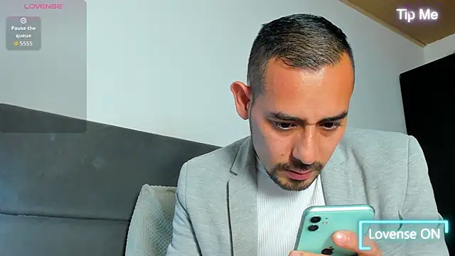 jhonyalzate2 online show from March 2026 02:44:01 AM