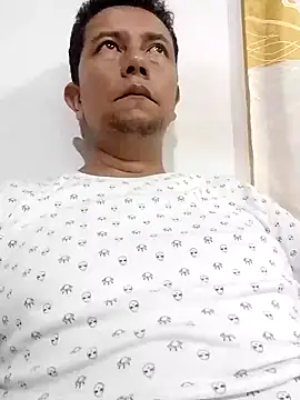 Lachuchaenlacara1988 online show from February 2025 02:47:02 AM