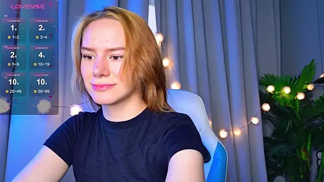 Snapshot of Ramona___ chatting on October 2025 06:01:02 AM Ramona online show from October 2025 06:01:02 AM