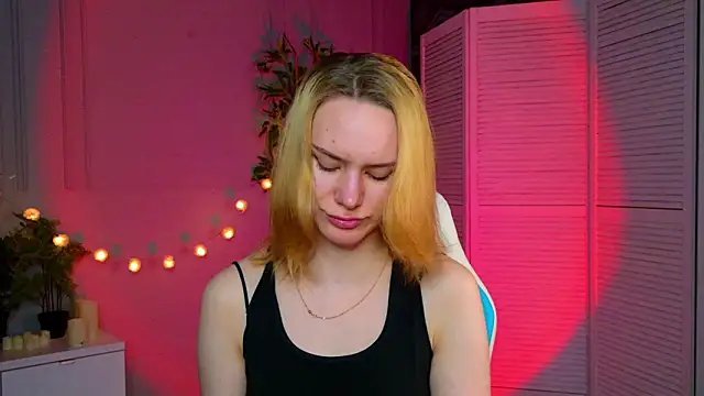 Ramona    online show from March 2026 06:18:02 AM