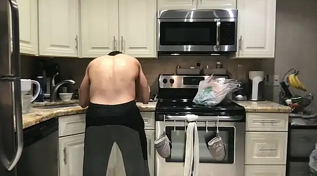 Snapshot of BigGuyMuscle chatting on January 2025 11:22:01 PM BigGuyMuscle online show from January 2025 11:22:01 PM