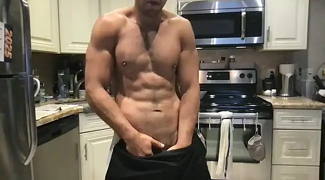 Snapshot of BigGuyMuscle chatting on January 2025 06:18:01 PM BigGuyMuscle online show from January 2025 06:18:01 PM
