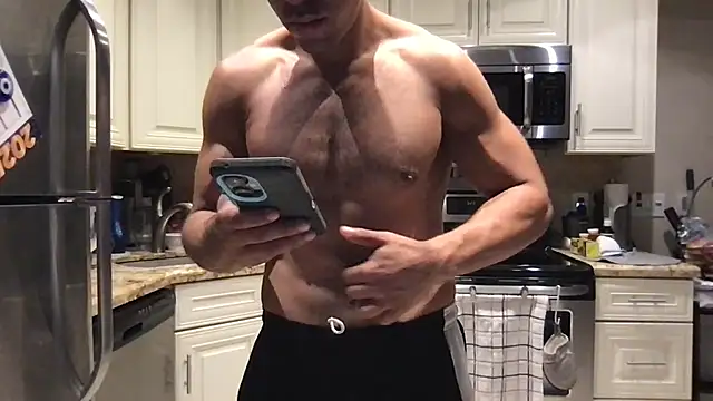 Snapshot of BigGuyMuscle chatting on February 2025 11:22:02 PM BigGuyMuscle online show from February 2025 11:22:02 PM